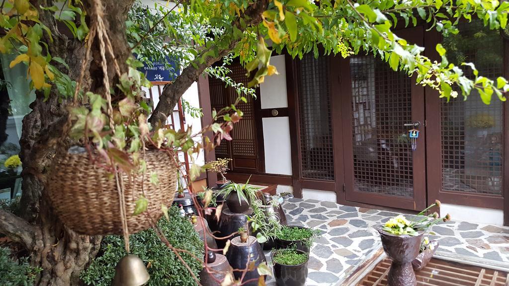 Inyeon Hanok Guesthouse Jeonju Exterior photo