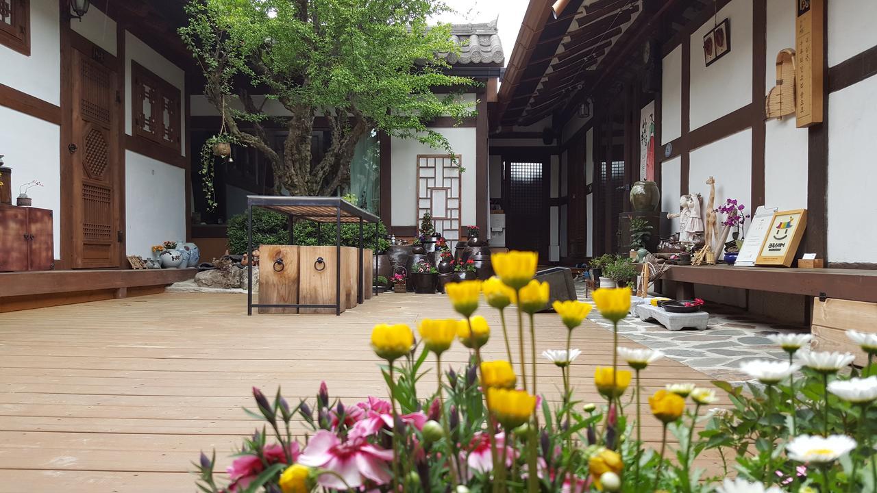 Inyeon Hanok Guesthouse Jeonju Exterior photo